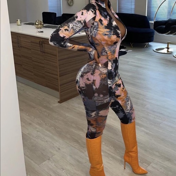 SEXY PRINTED JUMPSUIT - Picture 4 of 7